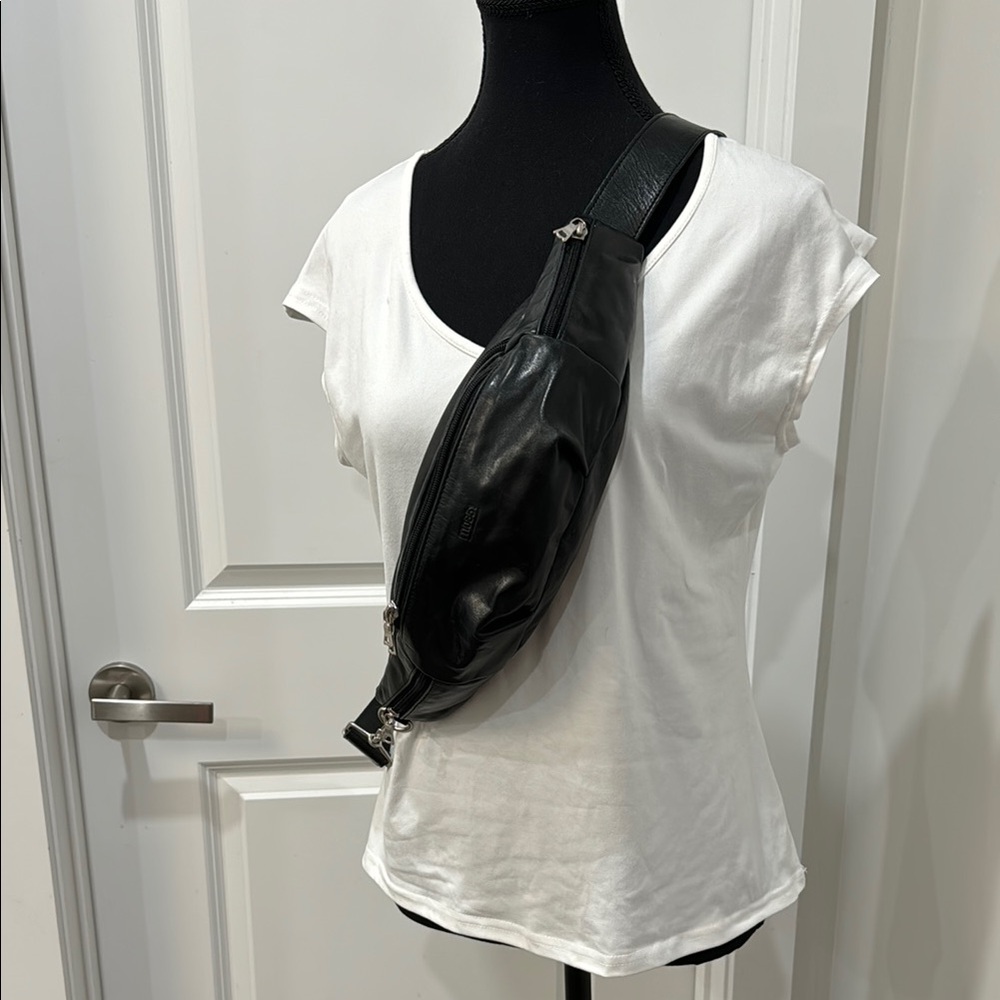 M0851 Genuine Leather Black Waist Belt Bag